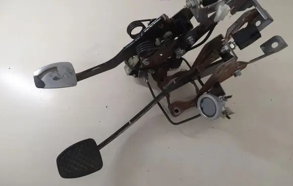 Subaru Outback Pedal assembly 