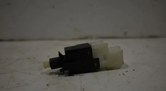 Mercedes-Benz B W245 Brake pedal sensor switch 86240521