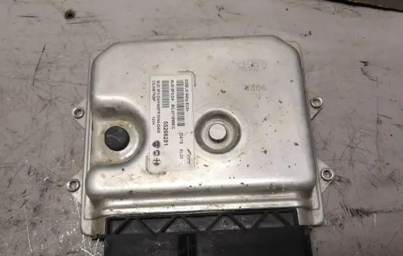 Opel Combo D Engine control unit/module ECU 55266281 C6JSBTKB0 BC0118966C