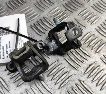 Volkswagen Tiguan Tailgate/trunk/boot hinge 5N0827301