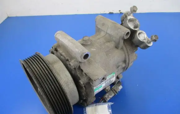 Renault Twingo II Air conditioning (A/C) compressor (pump) 8200819568