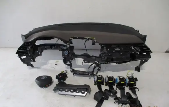 Toyota Hilux (N140, N150, N160, N170) Radio/GPS head unit trim 