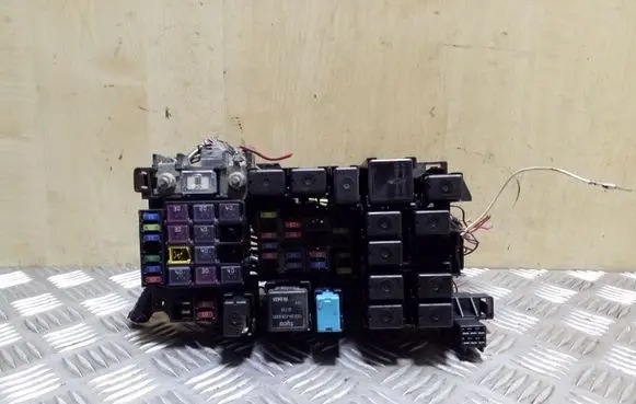 Mazda 6 Fuse module