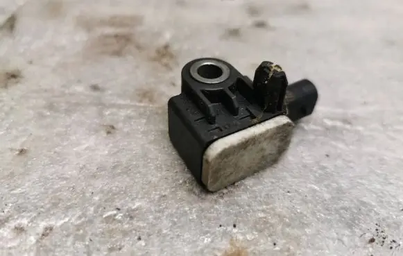 Mercedes-Benz B W246 W242 Airbag deployment crash/impact sensor A1668210151 56054085AA 4459965