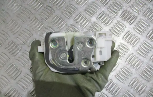 Mitsubishi ASX Rear door lock