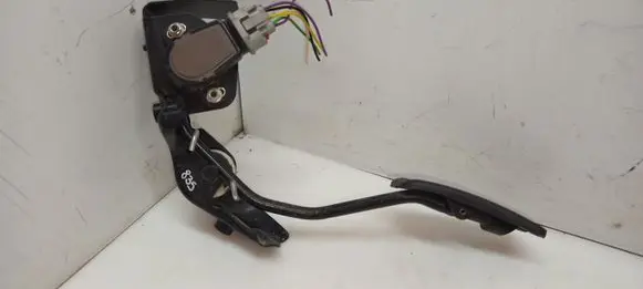Toyota Avensis T250 Accelerator throttle pedal 8928152021