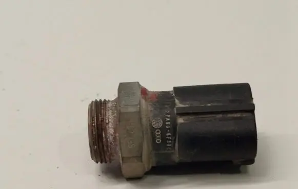 Volkswagen Golf IV Coolant temperature sensor 1J0959481A