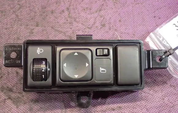 Nissan Micra Wing mirror switch 684921HA4A