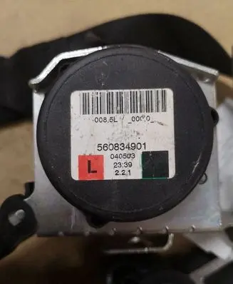 Opel Astra H Front seatbelt 560834901
