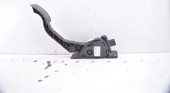 Ford C-MAX II Accelerator throttle pedal AV619F836AB