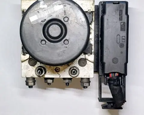 Volkswagen Golf VI ABS Pump 1K0614517DE 1K0907379BJ