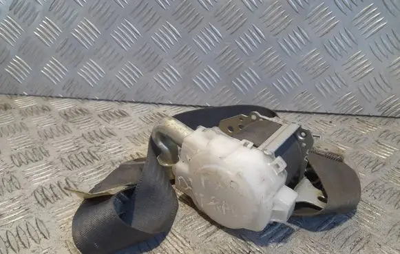 Toyota RAV 4 (XA30) Front seatbelt 7Q2340P