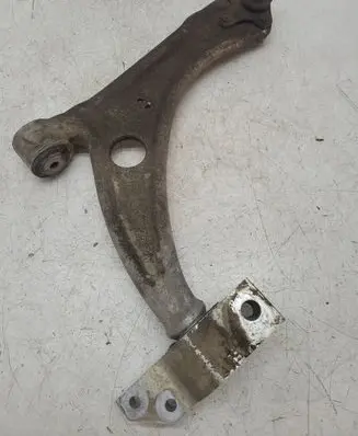 Volkswagen PASSAT B6 Front lower control arm/wishbone