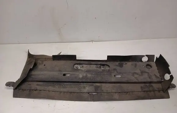 Chevrolet Volt I Radiator trim 