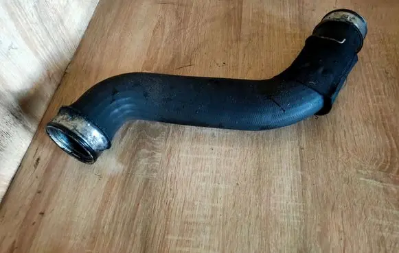 Mercedes-Benz E W211 Engine coolant pipe/hose