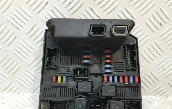Renault Koleos I Fuse box set 284B7JY00A