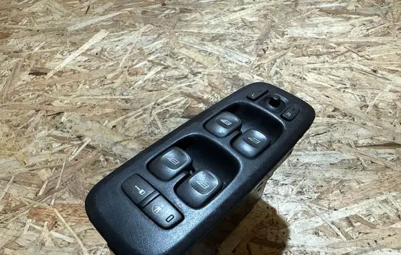 Volvo S60 Electric window control switch 8682949