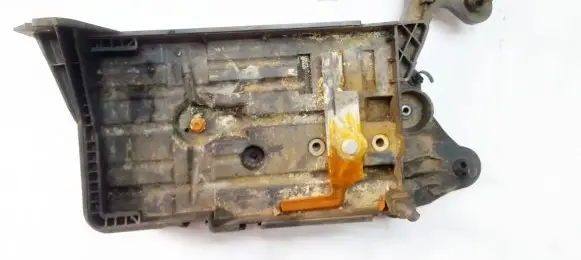 Volkswagen Golf VII Battery box tray 