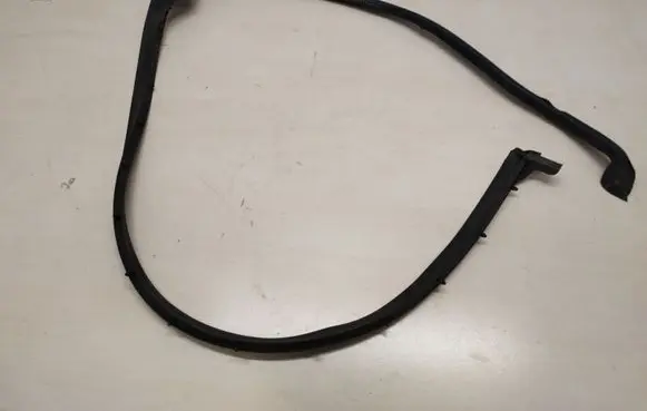 Audi A8 S8 D4 4H Rubber seal front door (on door) 4H0837718