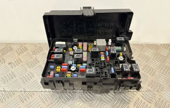 Chrysler Pacifica Fuse box set 68266684AD