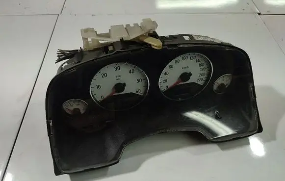 Opel Zafira A Speedometer (instrument cluster) 24461761JN