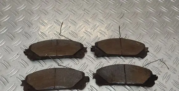 Toyota RAV 4 (XA40) Brake pads (front) 