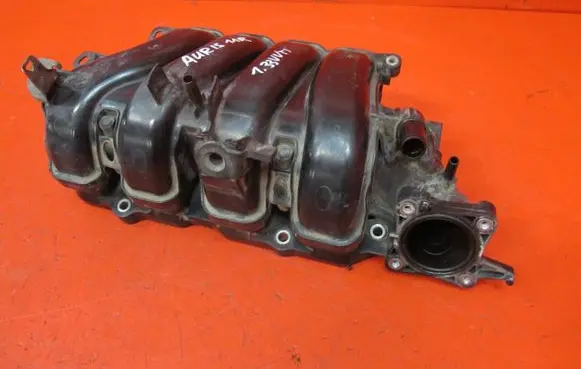 Toyota Auris 150 Intake manifold AURISKOLEKTORSSACY