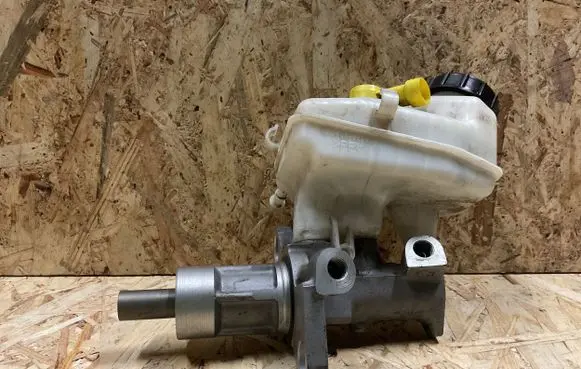 Opel Insignia A Master brake cylinder 03350890231 0350890241