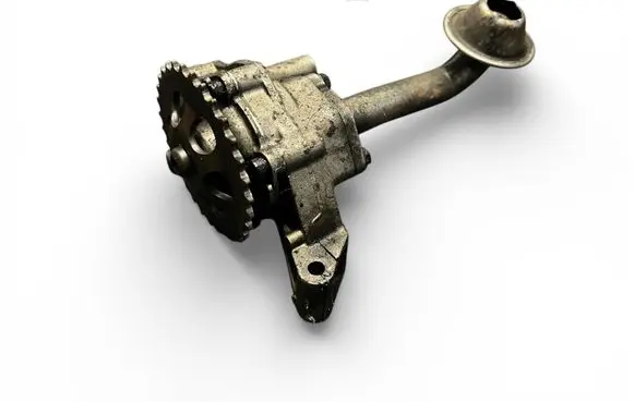Volkswagen PASSAT B5.5 Oil pump 06A115105B