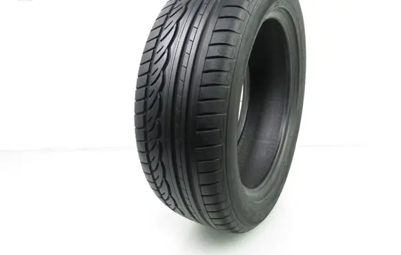 Volkswagen Golf V R16 summer tire 