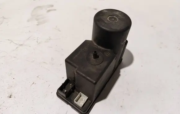 Audi A4 S4 B5 8D Vacuum pump 4A0862257A