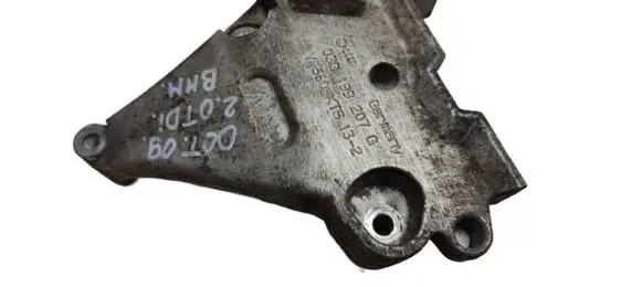 Skoda Octavia Mk2 (1Z) Engine mounting bracket 03G199207G V560KTS132