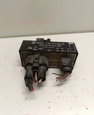 Skoda Fabia Mk1 (6Y) Coolant fan relay 1J0919506M 898967000