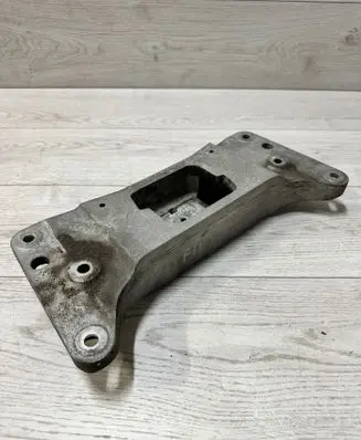 BMW 5 F10 F11 Gearbox mounting bracket 6858029 AC46000DF