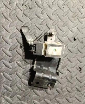 Maserati Quattroporte Air suspension front height level sensor 89077263
