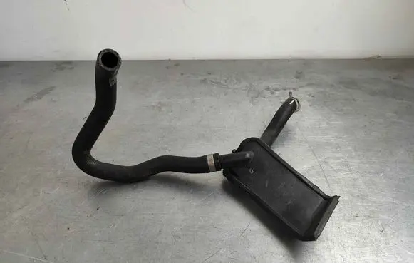 Engine coolant pipe/hose
