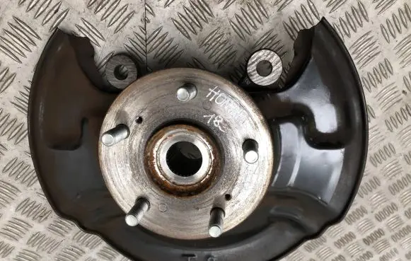 Honda CR-V Front wheel hub