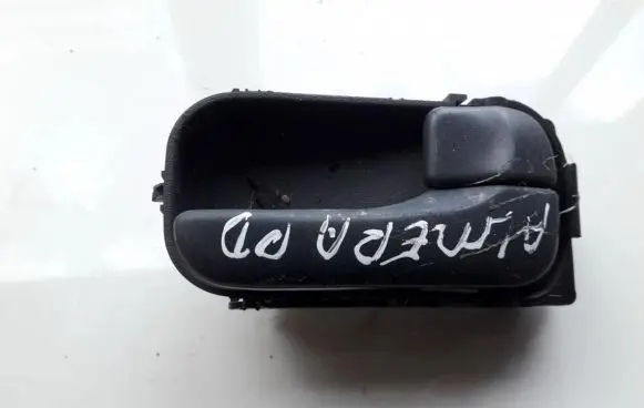 Nissan Almera Front door interior handle