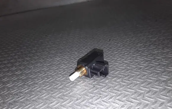 Clutch pedal sensor