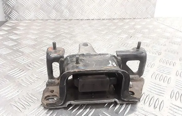 Engine mount bracket