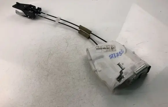 Suzuki Swift II Rear door lock 8230268LA2