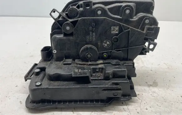 BMW X1 F48 F49 Rear door lock 7281944 A046465 18283810
