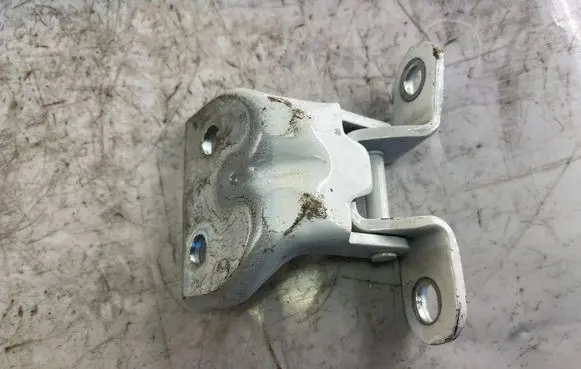 Hyundai Getz Front door upper hinge