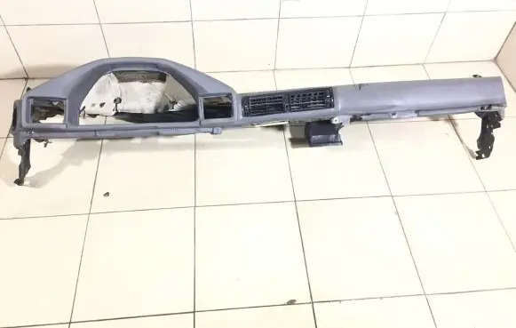 BMW 5 E34 Dashboard 8128843 8126845 8126844