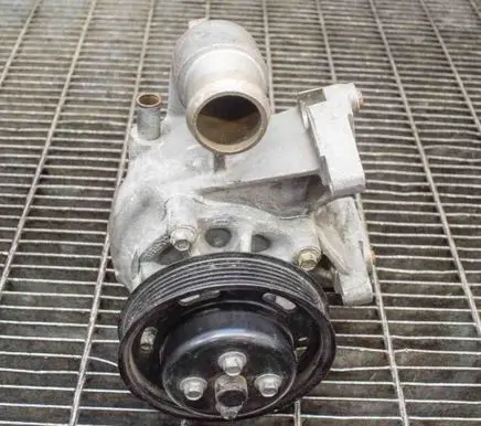Aston Martin DB7 Water pump 1R1E8A513AB