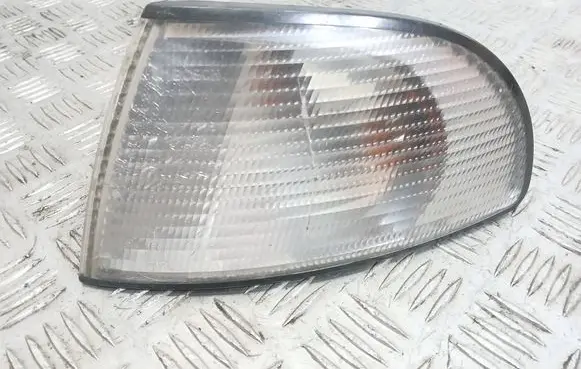 Audi A4 S4 B5 8D Front indicator light 