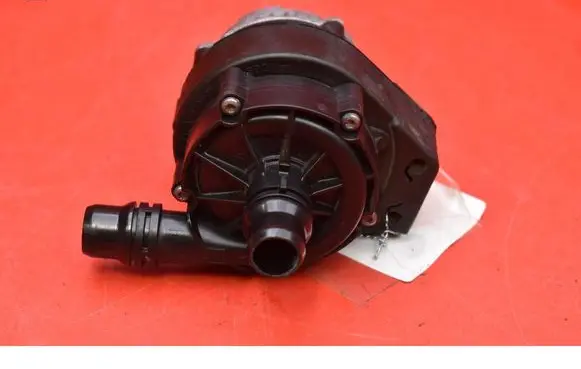 Mercedes-Benz CLK AMG A208 C208 Water pump 9827567880