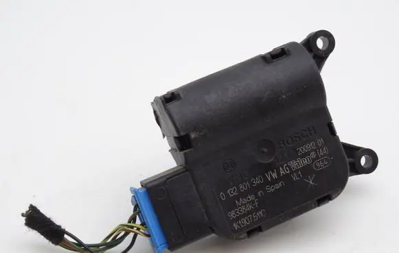 Volkswagen Golf Plus Air flap motor/actuator 1K1907511C 0132801340