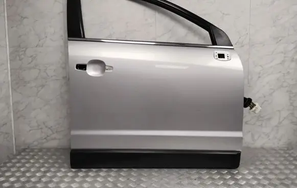 Opel Antara Front door
