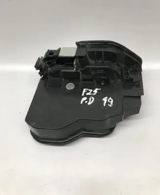 BMW X3 F25 Front door lock 7276668